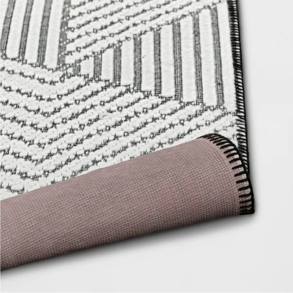 PROJECT 62 NEW geo accent rug -gray/white -2’3”x3’9”